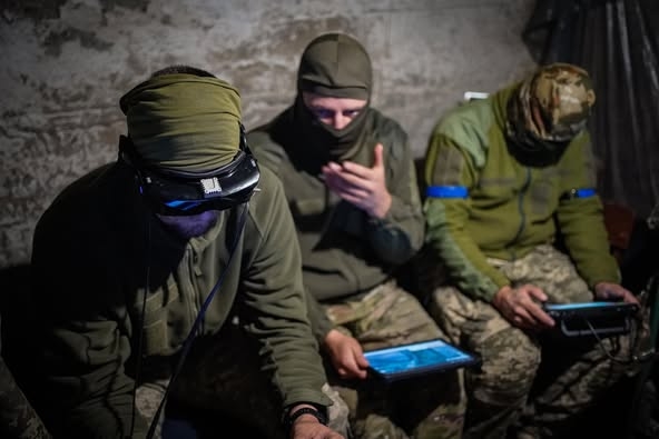 Фахівці підрозділів БпЛА 95 бригади ДШВ показали як працюють з «пташками»