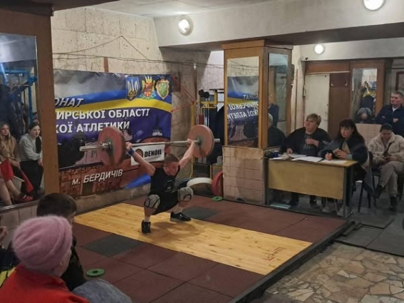 У Житомирі відбувся Відкритий чемпіонат області з важкої атлетики серед спортсменів ДЮСШ
