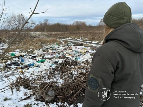 У Житомирі Держекоінспекція виявила шість несанкціонованих сміттєзвалищ по вулиці Андріївській