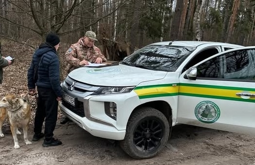 На території мисливських угідь у Житомирському районі виявлено громадянина з мисливською собакою без відповідних документів