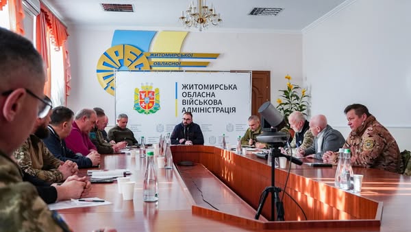 У Житомирі відбулась нарада з військовими: визначили першочергові потреби та рекомендації щодо укомплектування мобільних вогневих груп