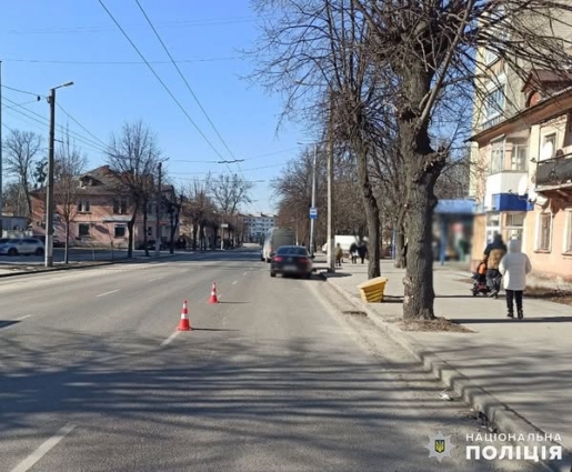 У Житомирі в ДТП травмовано 12-річну дівчинку, дитина в лікарні