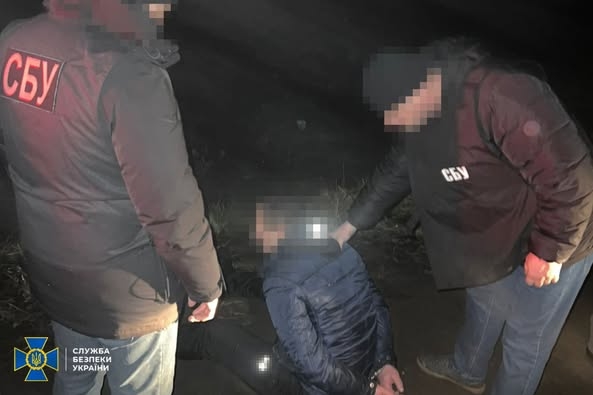 Переселенцю з Донеччини та наркозалежній бердичівлянці загрожує до 12 років ув'язнення за співпрацю з ворогом та терористичний акт біля ТЦК