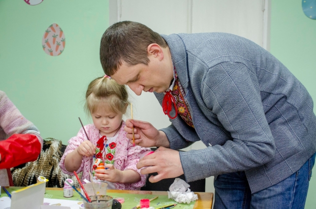 Традиції, що об’єднують: у Пластовому молодіжному центрі відбулася «Великодня майстерня»