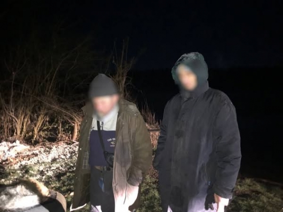 На Житомирщині двоє чоловіків ловили рибу сітками: збитки склали понад 150 тис. грн.