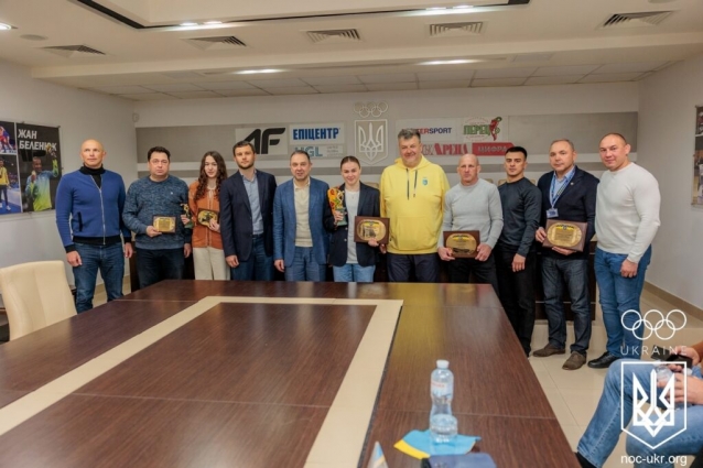Ірина Бондар та її тренер Михайло Христосов отримали титули від НОК