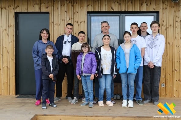 Дім, одинадцять сердець та безкінечна любов: у Вересах подружжя Ольги та Володимира виховують 9 дітей