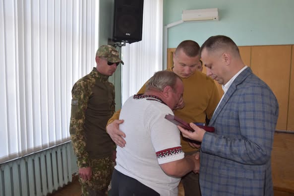 У Ємільчинській громаді рідним захисників вручили державні нагороди