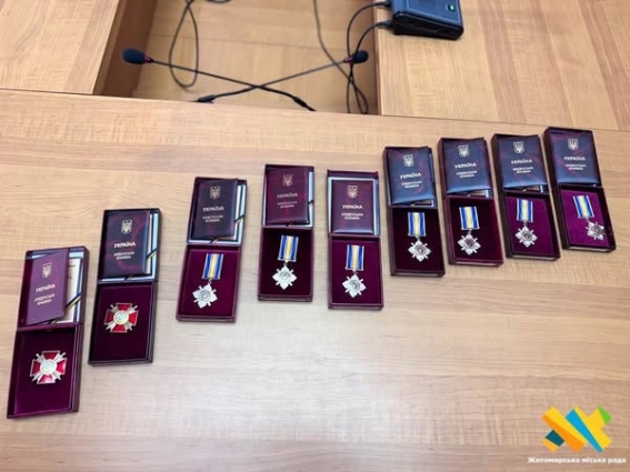 У Житомирі рідні полеглих військових отримали державні нагороди