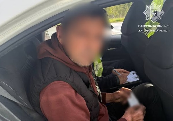 На Житомирщині у водія обмеженого у праві керування, виявили, ймовірно, наркотичні речовини