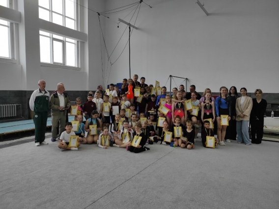 У Житомирі 58 спортсменів змагалися у відкритому особистому чемпіонаті області зі стрибків на батуті