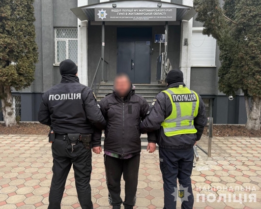 У Станишівській громаді п’яний чоловік спалив автівку та господарську будівлю колишній співмешканці