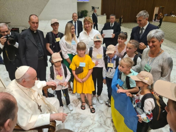 Діти Житомирщини зустрілися у Ватикані з Папою Римським (ФОТО)
