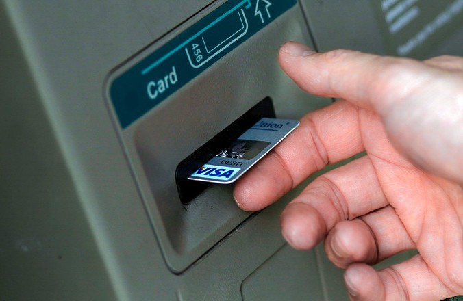 «Дружні» посиденьки вартістю у 37 000 гривень: у Ружинській громаді затримали чоловіка, який вкрав гроші в знайомого