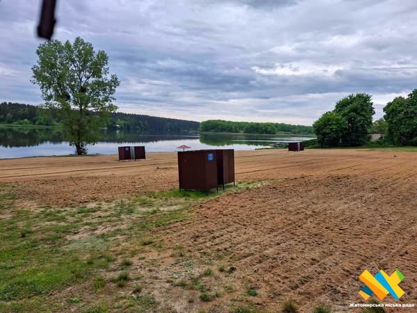 Підготовка до сезону: у Гідропарку оновлюють пляжі та посилюють безпеку