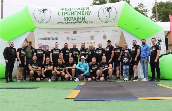 10 медалей сили: впевнений виступ житомирської команди «Ветерани Полісся» на відбіркових змаганнях «Сильні України»