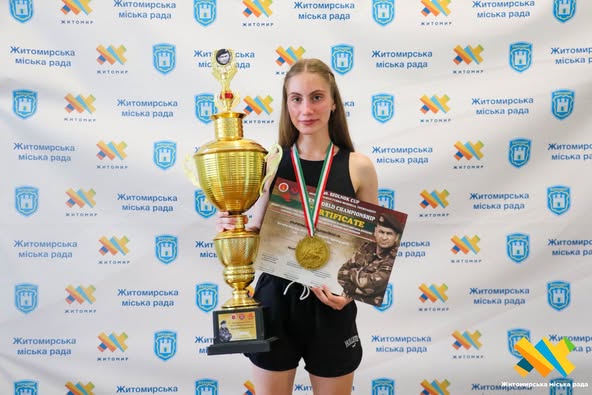 16-річна Анастасія Подкопаєва стала чемпіонкою світу з карате