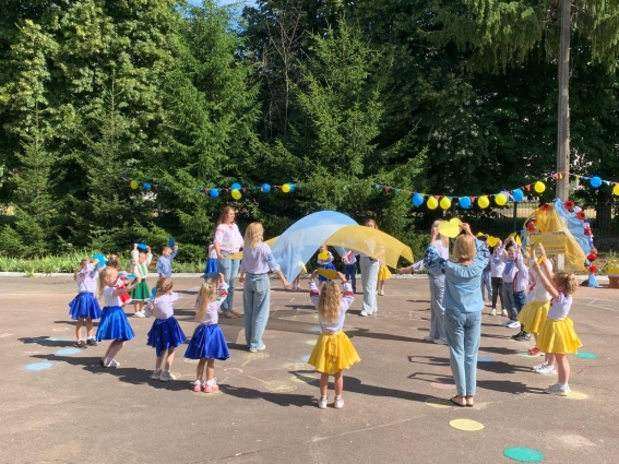 У Житомирі в День Української Державності в ДНЗ №34 провели патріотичний флешмоб
