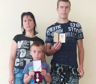 У Черняхівській громаді родині загиблого Героя Павла Харитончика передали орден «За мужність» ІІІ ступеня