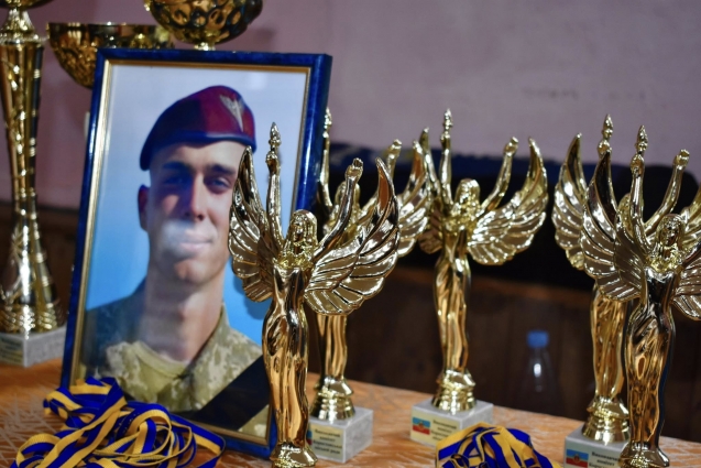 У Коростені стартував волейбольний турнір пам’яті захисника України Ігоря Тичини