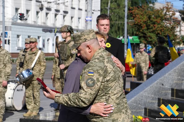 У Житомирі родинам загиблих військових вручили державні нагороди