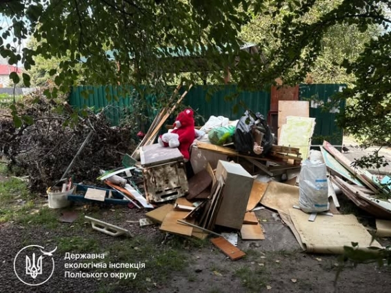 Житомирська міськрада на вимогу Інспекції має ліквідувати несанкціоновані сміттєзвалища на вулиці Героїв Десантників та проспекті Миру