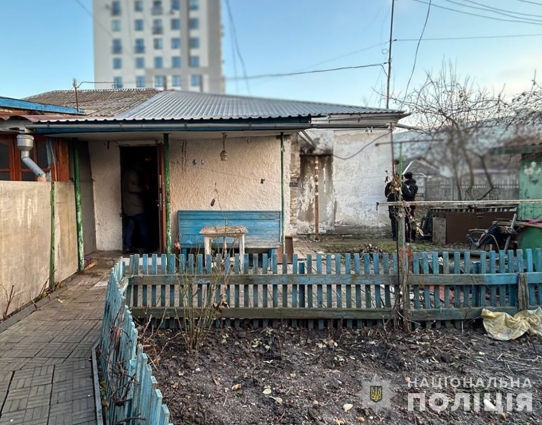 Смертельні гостини: у Житомирі 48-річний чоловік вбив жінку молотком для відбивання м’яса
