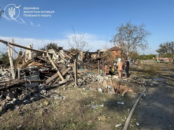 Екоінспектори фіксують наслідки ворожої комбінованої повітряної атаки на місцях влучань