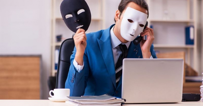 «Працевлаштування за кордоном»: у Бердичеві жінка віддала шахраям понад 24 тис. грн