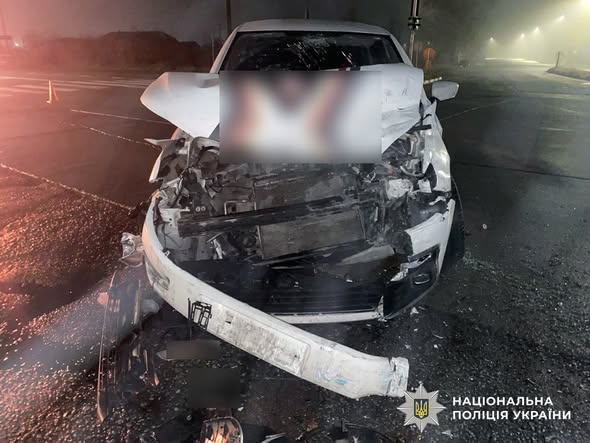 Поблизу Коростеня зіткнулись автівка та пасажирський автобус, є постраждалі