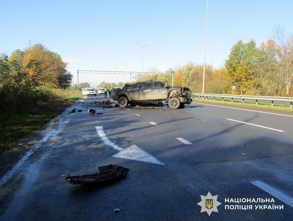 У Житомирському районі зіткнулися Ford та вантажівка, в ДТП загинув один з водіїв та травми отримала пасажирка