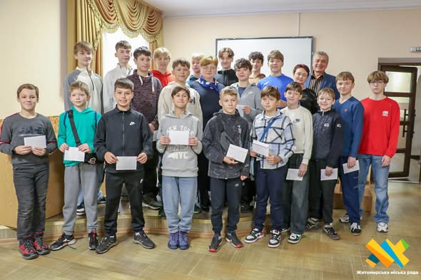 У Житомирі стипендіями міського голови відзначили вихованців школи хореографічного мистецтва «Сонечко»