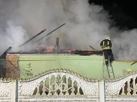 У селі Кодня на Житомирщині горів житловий будинок, вогонь поширився на площу 112 кв. м.