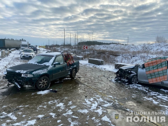 У ДТП поблизу Кам'янки травми отримали 51-річна жінка та 14-річна дівчинка