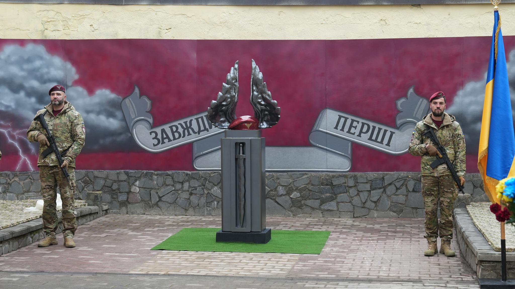 На Житомирщині відкрили пам’ятник загиблим воїнам-десантникам