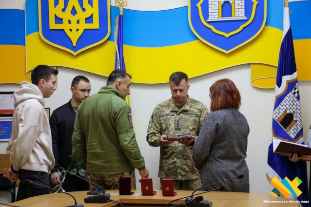 У Житомирі вручили відомчі нагороди родинам загиблих військових