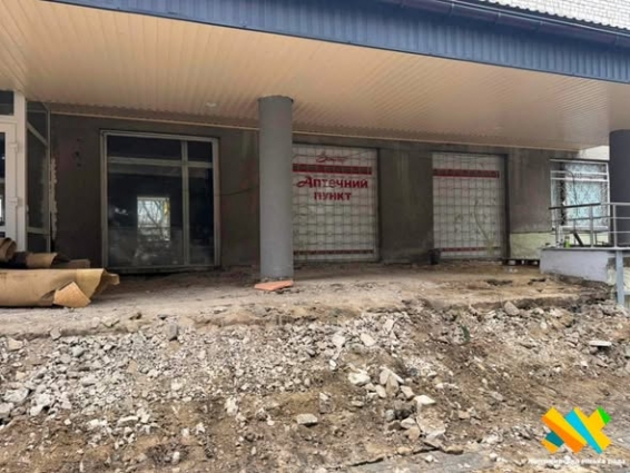 У Житомирі триває реконструкція частини приміщень та вхідної групи поліклініки № 2 КП «Лікарня № 1» Житомирської міськради