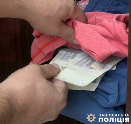У Тетерівській громаді 39-річний чоловік вкрав 45 тис. грн. у пенсіонерки, зловмисника затримали