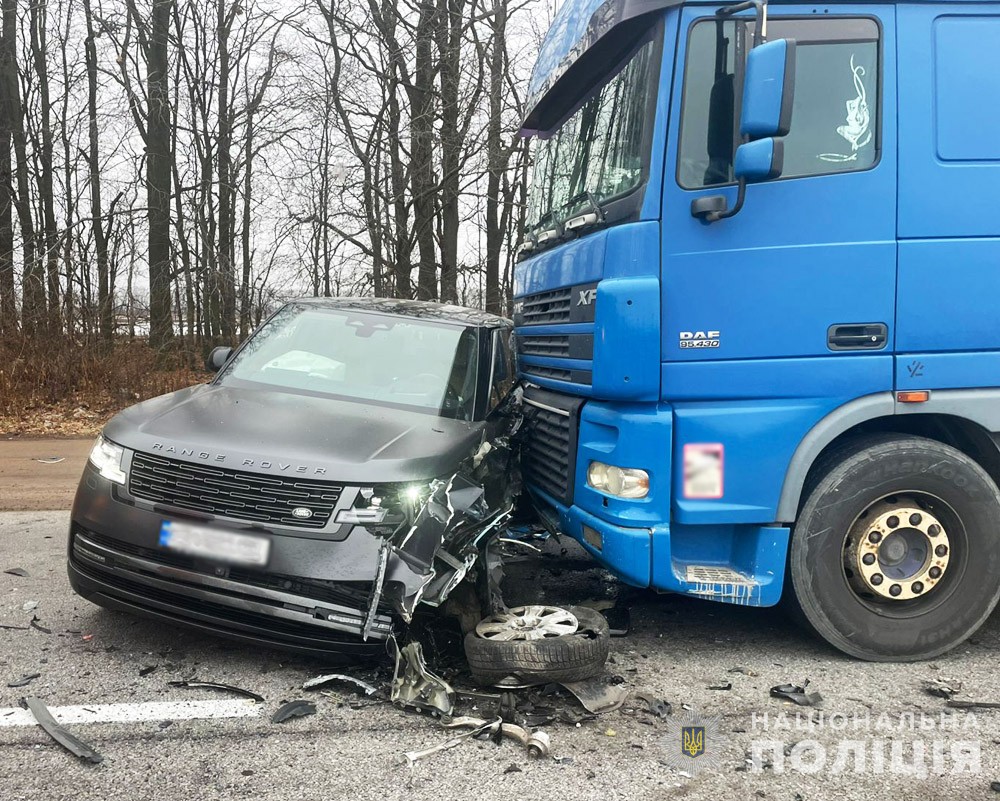 Потрійна ДТП поблизу Житомира: внаслідок зіткнення автівок загинув житель Полтави