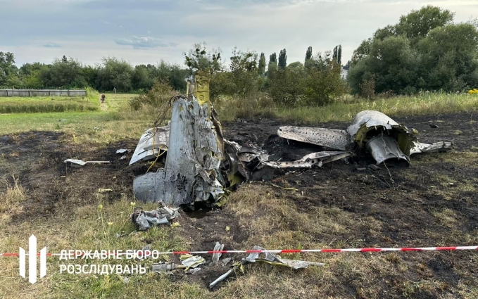 Авіакатастрофа на Житомирщині відбулася внаслідок зіткнення двох літаків при здійсненні маневру розвороту, — ДБР (ВІДЕО)