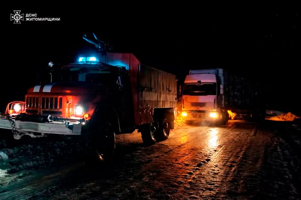 За минулу добу підрозділи ДСНС двічі приходили на допомогу водіям, які потрапили у зимові пастки на дорогах області