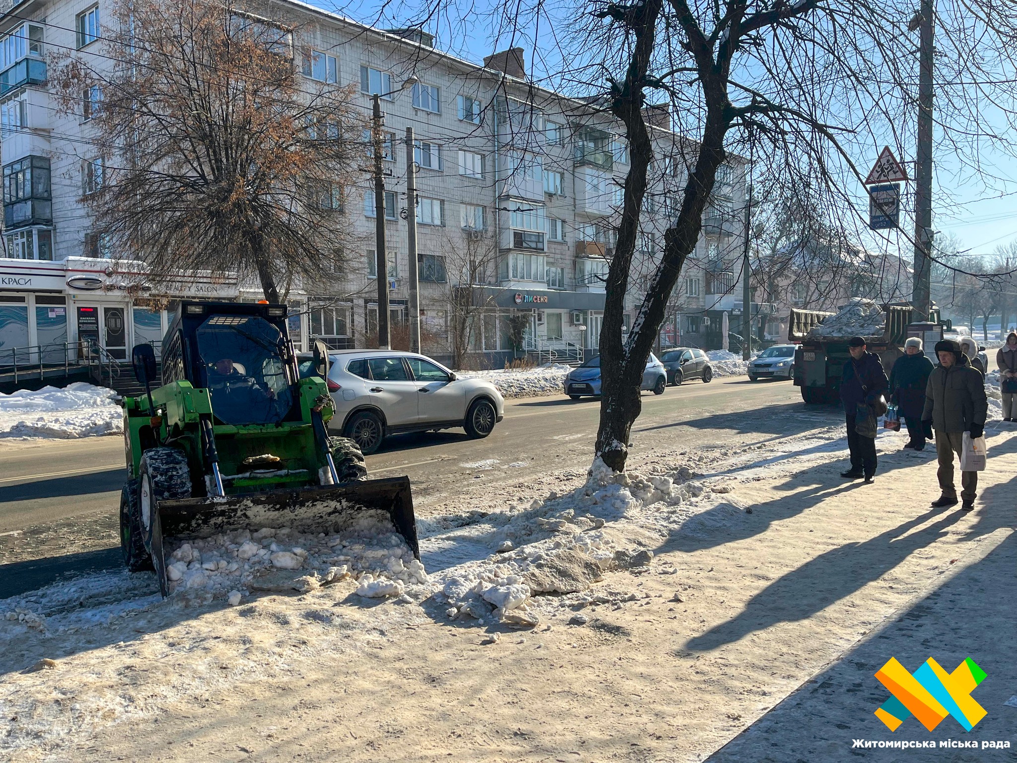 У Житомирі комунальні служби працюють у посиленому режимі