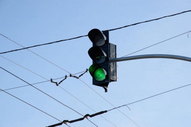 У Житомирі на перехрестях вулиць Івана Мазепи — Бориса Тена та Івана Мазепи — Героїв Крут встановили світлофори з автономним живленням