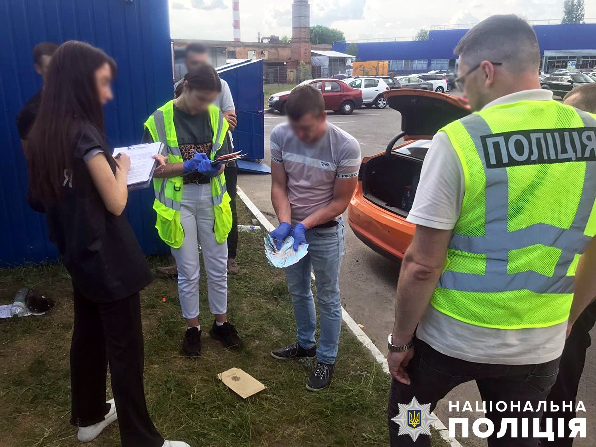 Переробляв та продавав зброю: на Житомирщині перед судитимуть 38-річного «майстра»