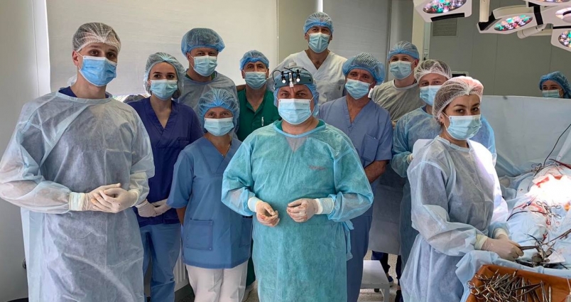 У Житомирській обласній лікарні провели першу трансплантацію від батька до сина: цьогоріч планують пересадити серце