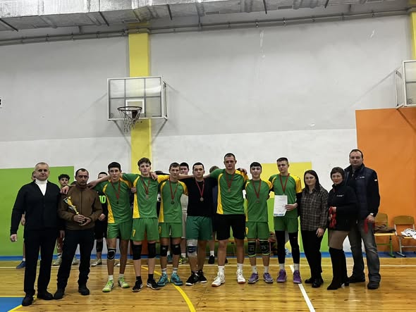 У Олевську відбувся благодійний турнір з волейболу під час якого зібрали 11 тис. грн на потреби ЗСУ