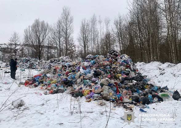 Поліцейські відкрили кримінальне провадження за фактом забруднення земель у передмісті Житомира