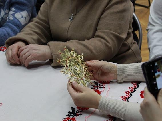 У Житомирі відбувся обласний семінар-практикум із соломоплетіння