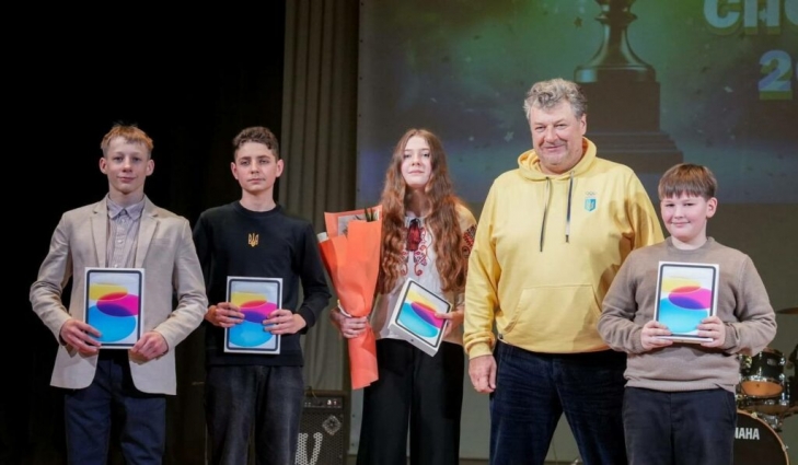 Юним шахістам із Житомирщини вручили цінні подарунки
