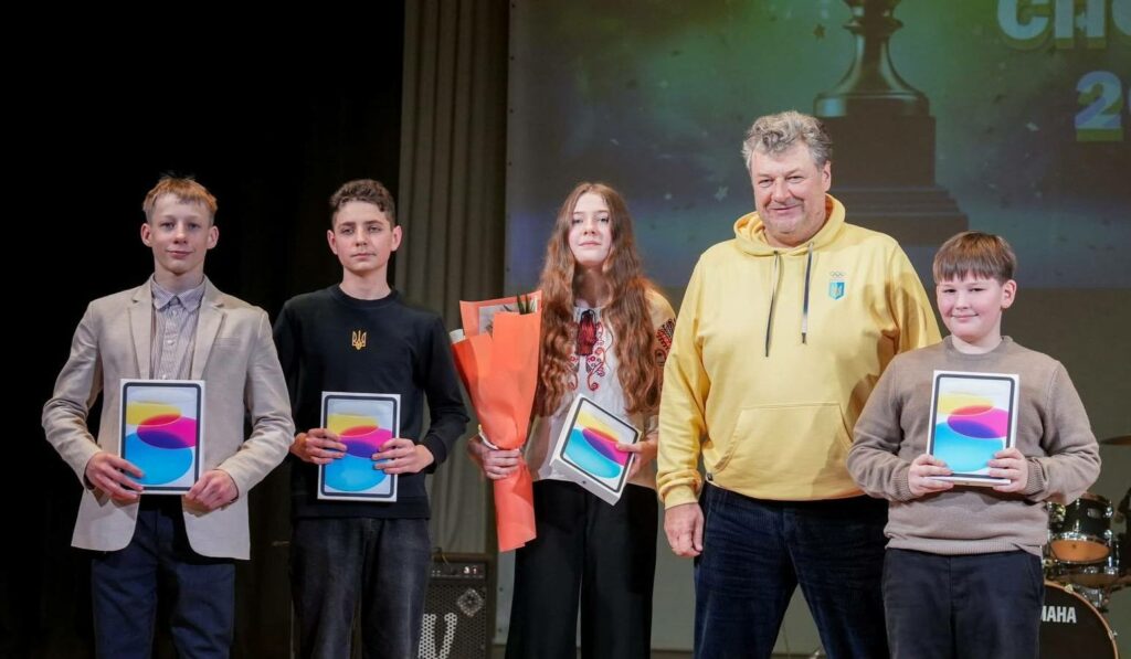 Юним шахістам із Житомирщини вручили цінні подарунки